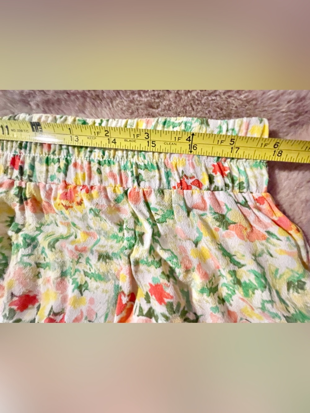 LOFT Floral Ruffle-Hem Mini Skirt
SIZE XL Tall **NEW WITH TAGS** - Picture 7 of 10